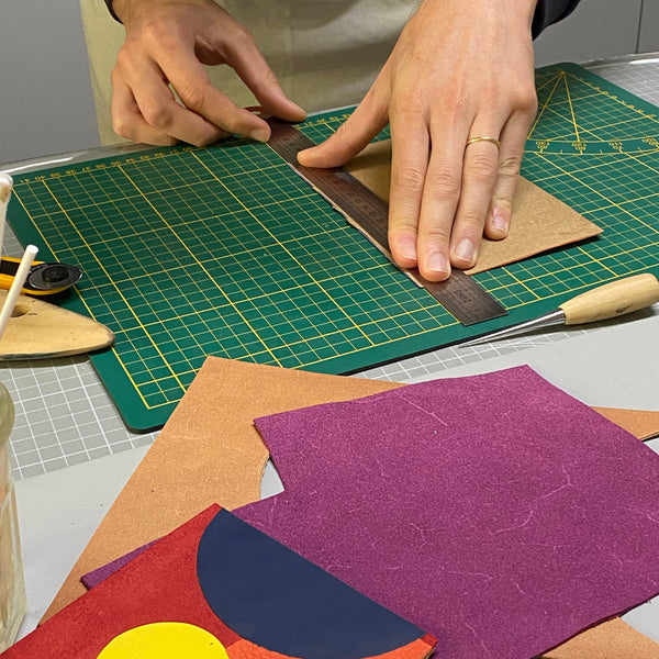 travail du cuir, marqueterie de cuir, ippyoo, Carole Pradelle, colombes, formation, diy cuir
