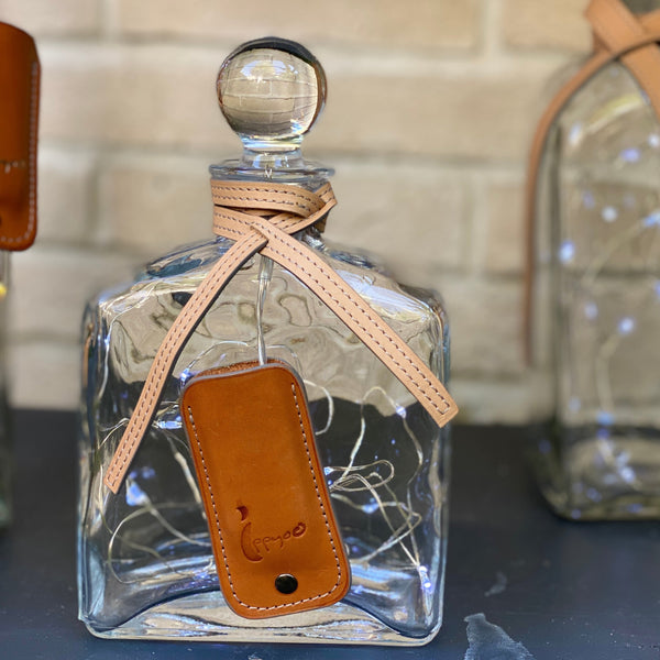 Vintage bottle orné de cuir, carole pradelle, ippyoo, idée cadeau, artisanat d'art, colombes, haut de seine