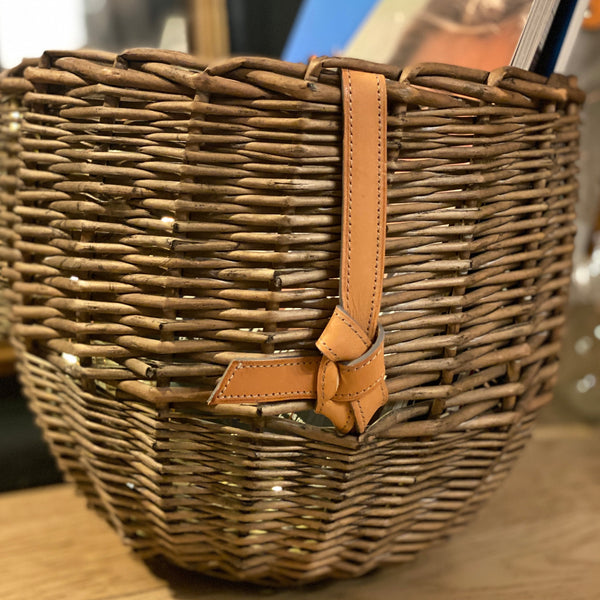 panier en osier vintage revisité avec cuir, sellier, maroquinier, carole pradelle, ippyoo, colombes