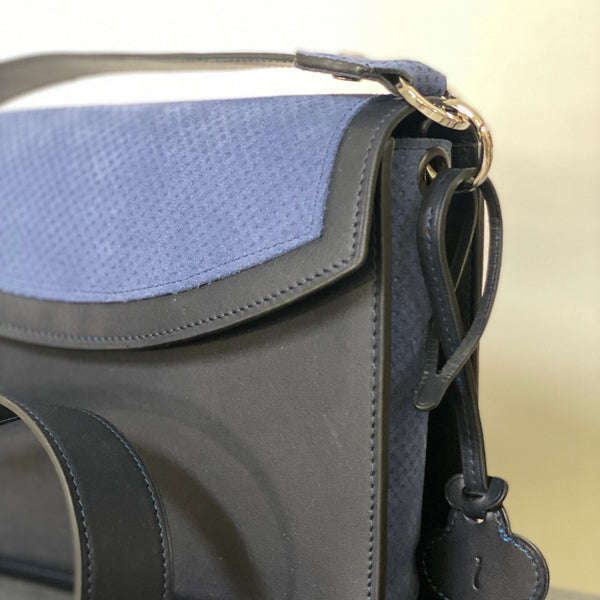 sac vani en cuir bleu artisanat d'art ippyoo colombes
