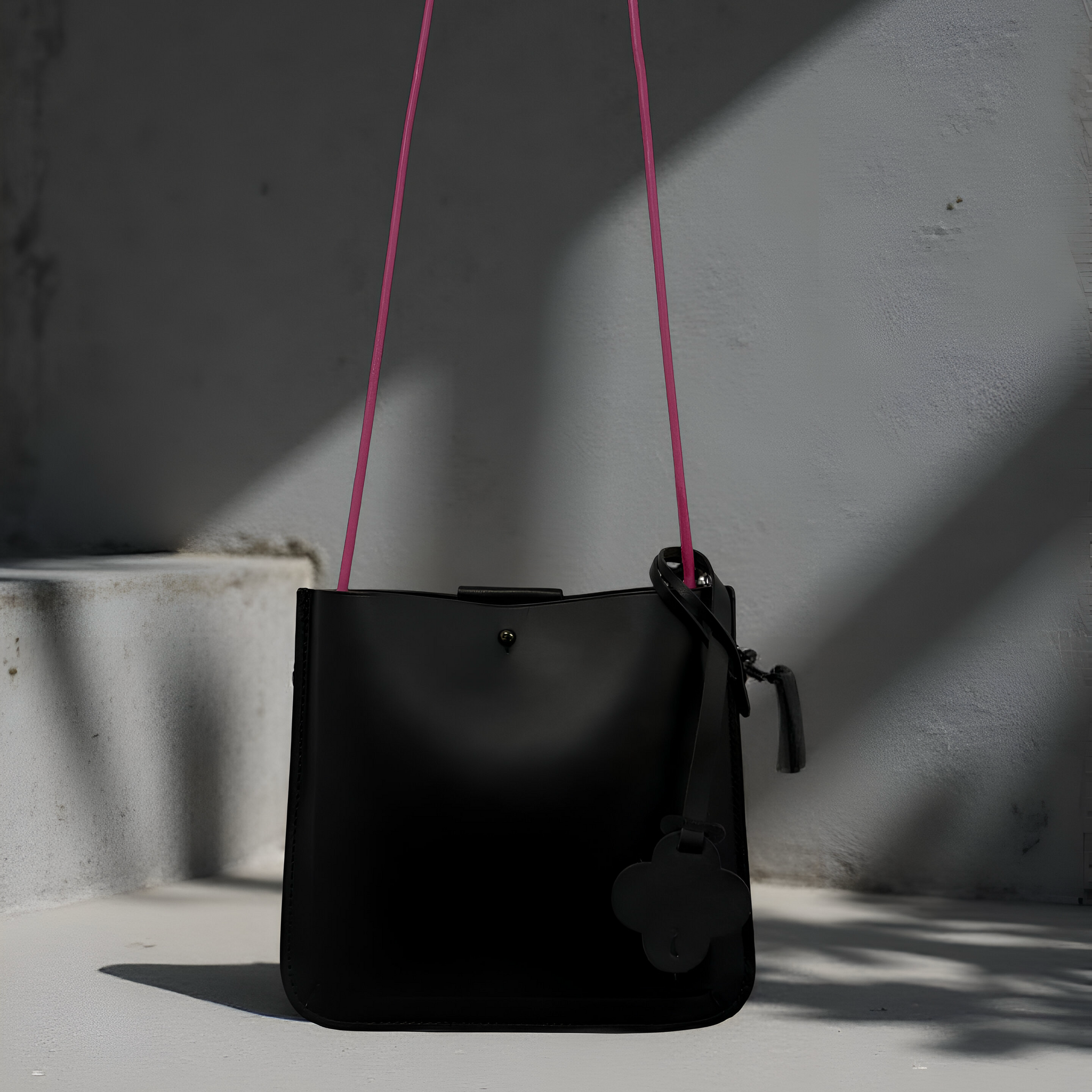 pochette en cuir haut e gamme, luxe, cuir noir