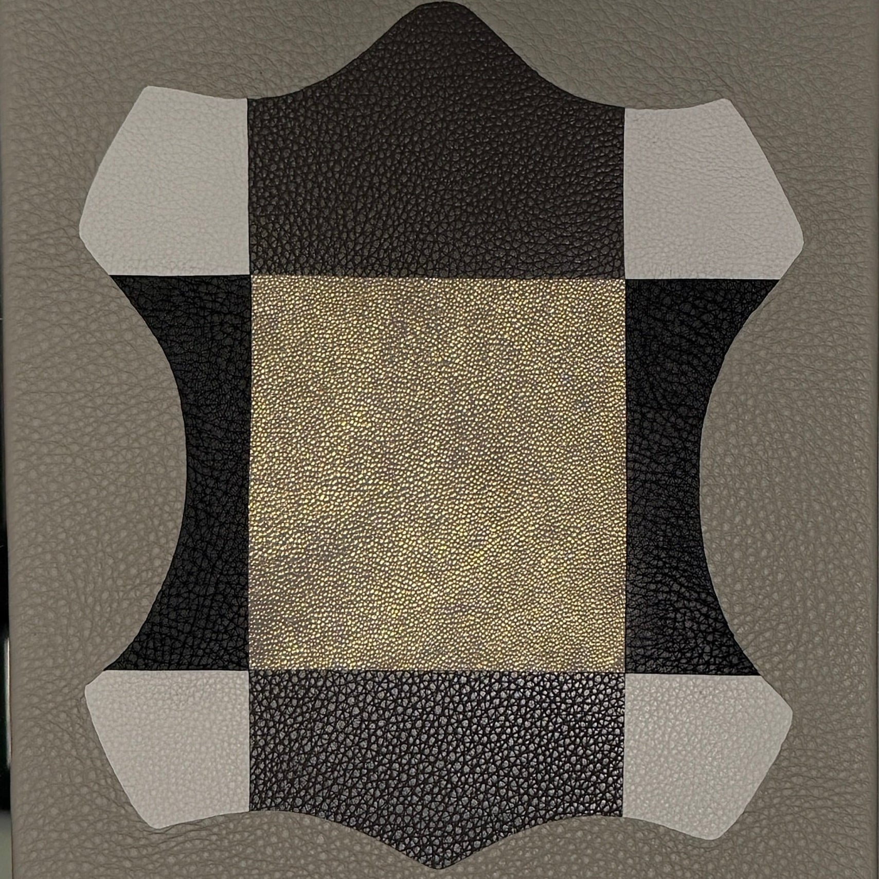 formation de marqueterie de cuir, colombes 92700, IPPYOO, Carole PRADELLE, artisane d'art