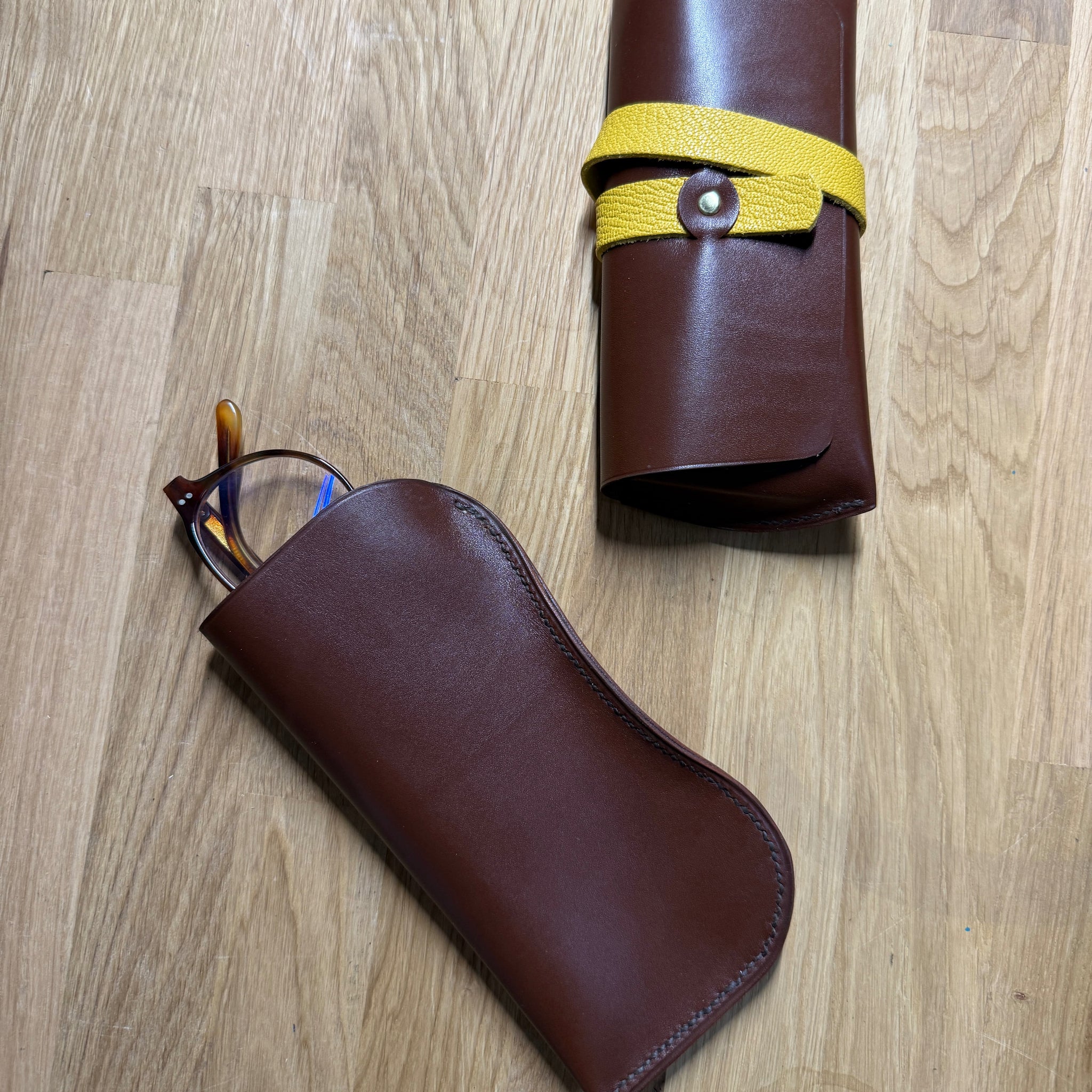 stage decouverte du travail du cuir, formation maroquinerie, stage creatif cuir, artisanat d'art , carole pradelle, ippyoo, savoir-faire du cuir, colombes, 92