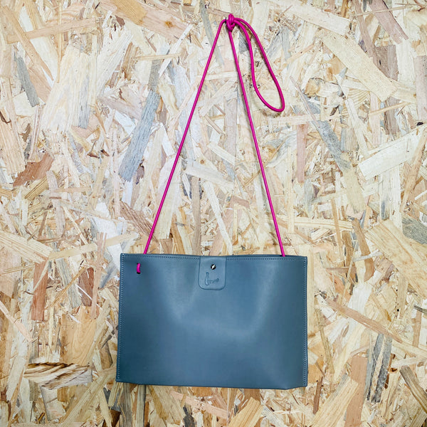 SAC EN CUIR HAUTE DE GAMME , CUIR VERITABLE, ARTISANAT D'art, Carole Pradelle , ippyoo, colombes, hauts de seine