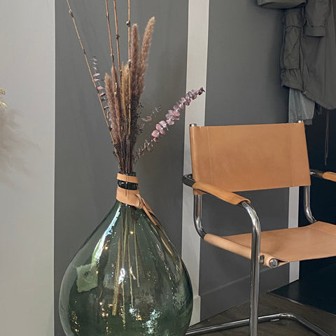 fauteuil en cuir, artisan d'art, sellerie, colombes, Carole pradelle