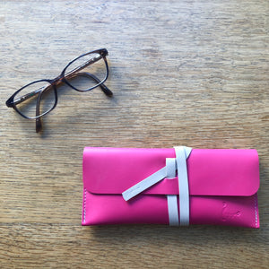 pochette, etui à lunette,, made in France, Carole Pradelle, Maroquinerie Colombes, 92 hauts de seine, paris, artisan d'art
