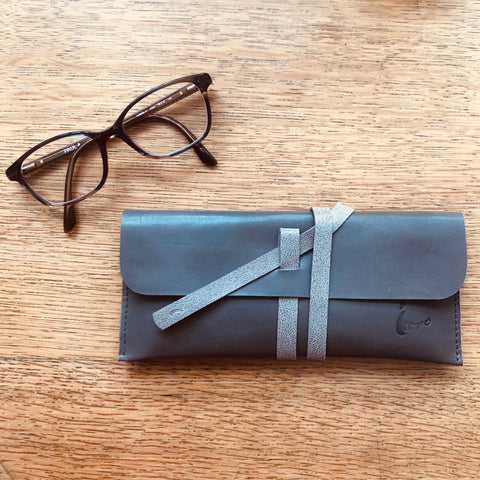 pochette, etui à lunette,, made in France, Carole Pradelle, Maroquinerie Colombes, 92 hauts de seine, paris, artisan d'art