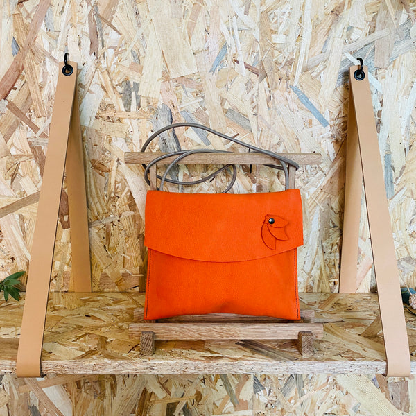 pochette en cuir; maroquinerie; carole pradelle; ippyoo; colombes; hauts de seine; paris ; Maroquinière