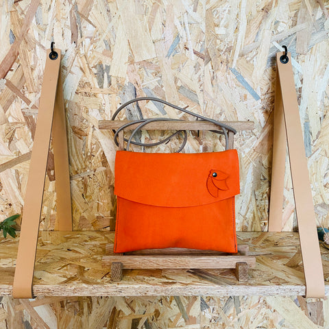 pochette en cuir; maroquinerie; carole pradelle; ippyoo; colombes; hauts de seine; paris ; Maroquinière