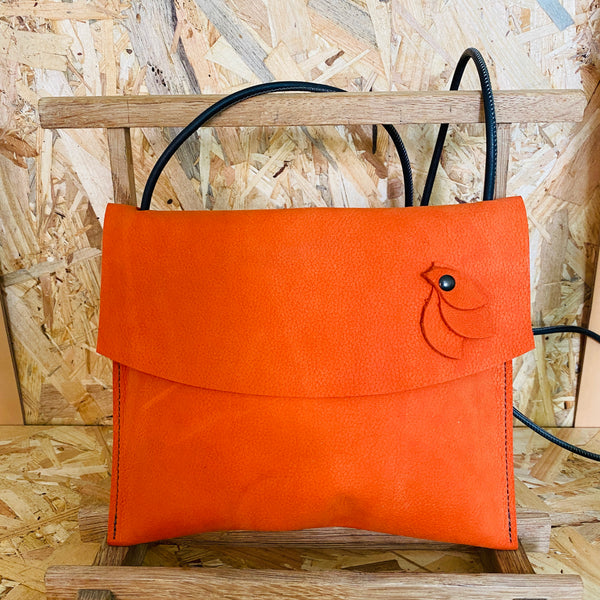 pochette en cuir; maroquinerie; carole pradelle; ippyoo; colombes; hauts de seine; paris ; Maroquinière
